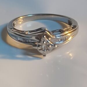 10K White Gold Baguette / Round Diamond Ring 6.75